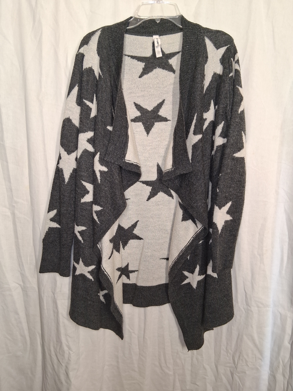 Bethany Mota Gray and White Star Pattern Open-Front Cardigan